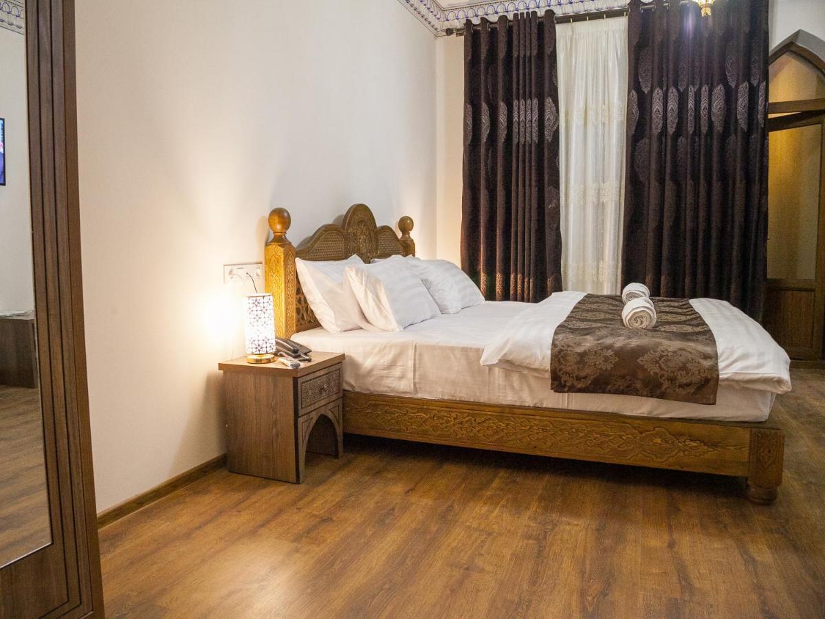 Royal Bukhara Hotel Luaran gambar