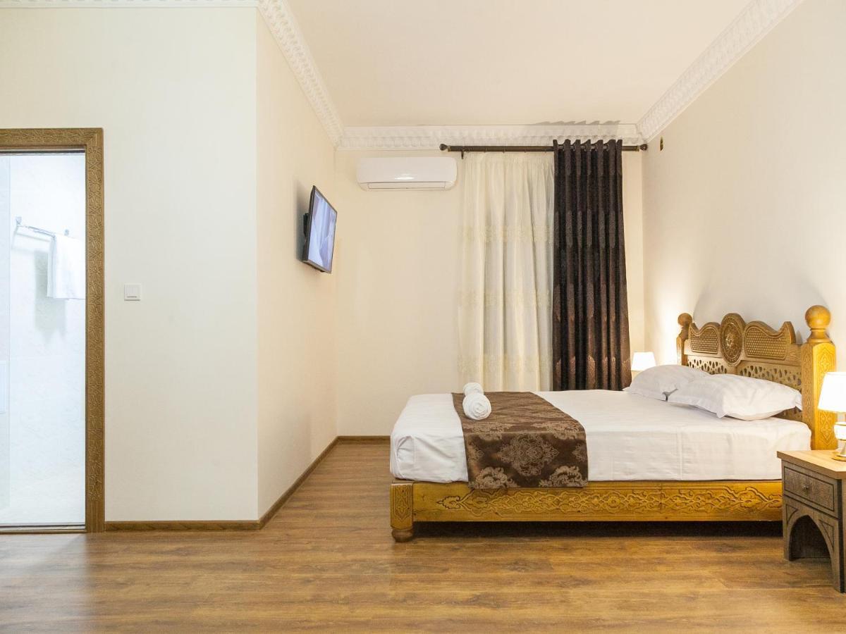 Royal Bukhara Hotel Luaran gambar