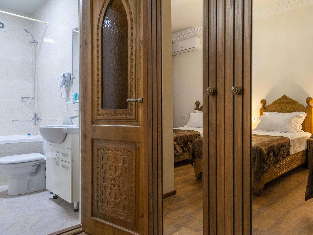 Royal Bukhara Hotel Luaran gambar